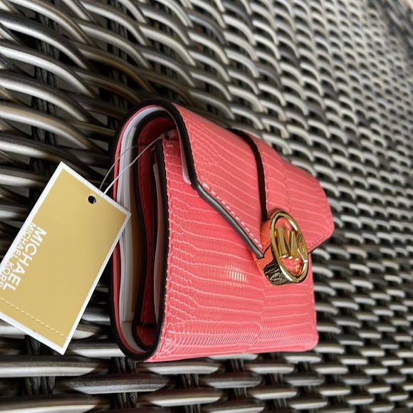 MICHAEL KORS CARMEN MEDIUM FLAP LOGO BIFOLD WALLET GRAPEFRUIT - Picture 7 of 16